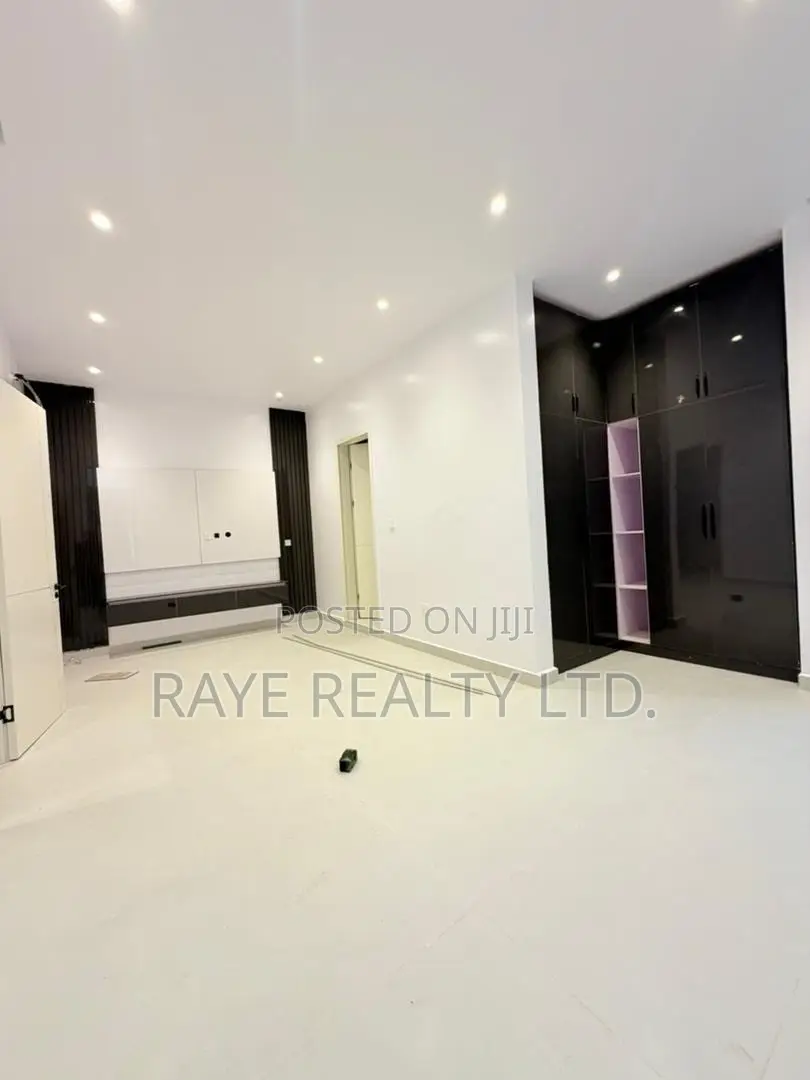 4bdrm Duplex in Adeniyi Jones for sale