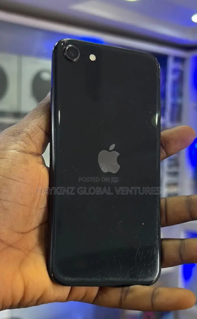 Apple iPhone SE 128 GB Black