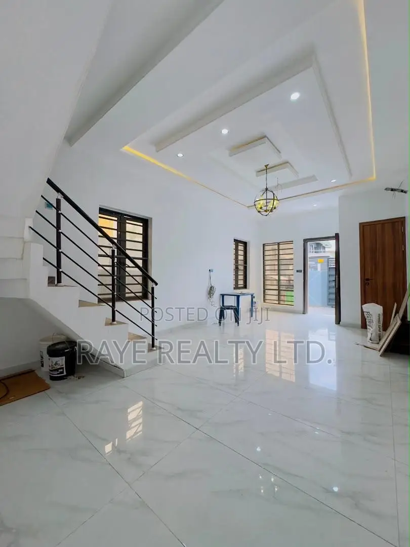 4bdrm Duplex in Ikeja for sale
