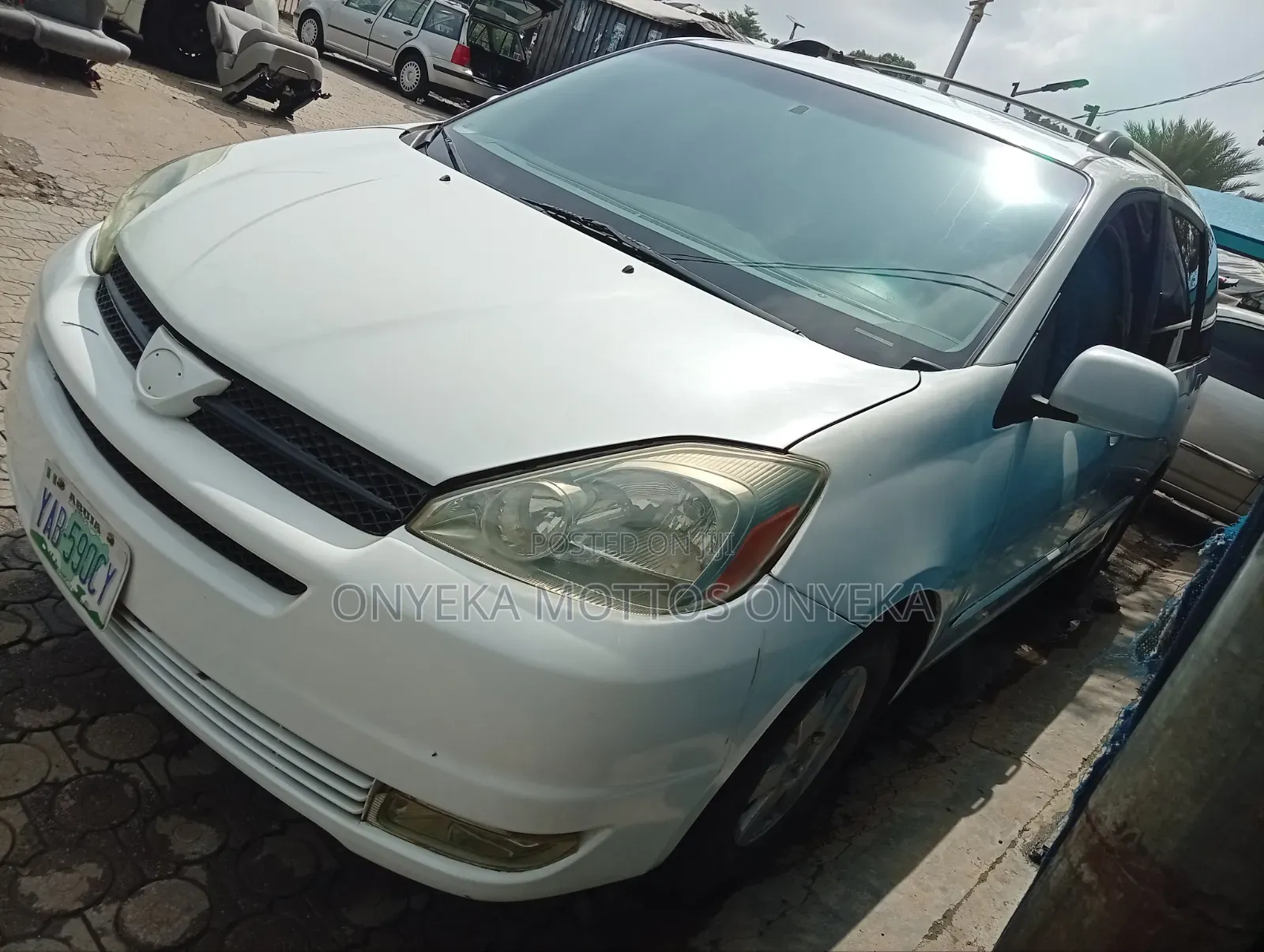 Toyota Sienna LE FWD 2006 White