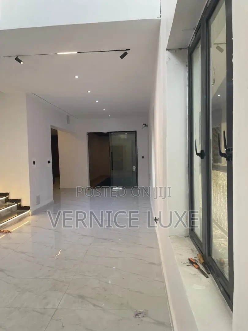 6bdrm Duplex in Ikate, Lekki for sale