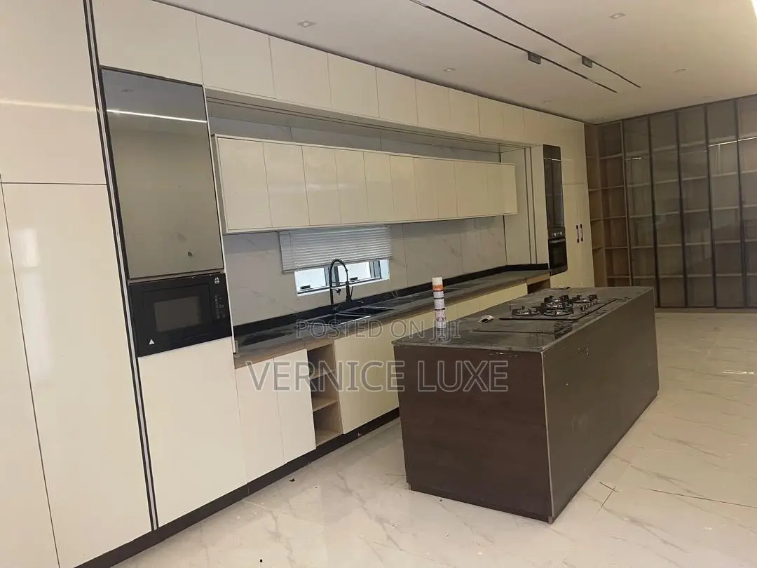 6bdrm Duplex in Ikate, Lekki for sale