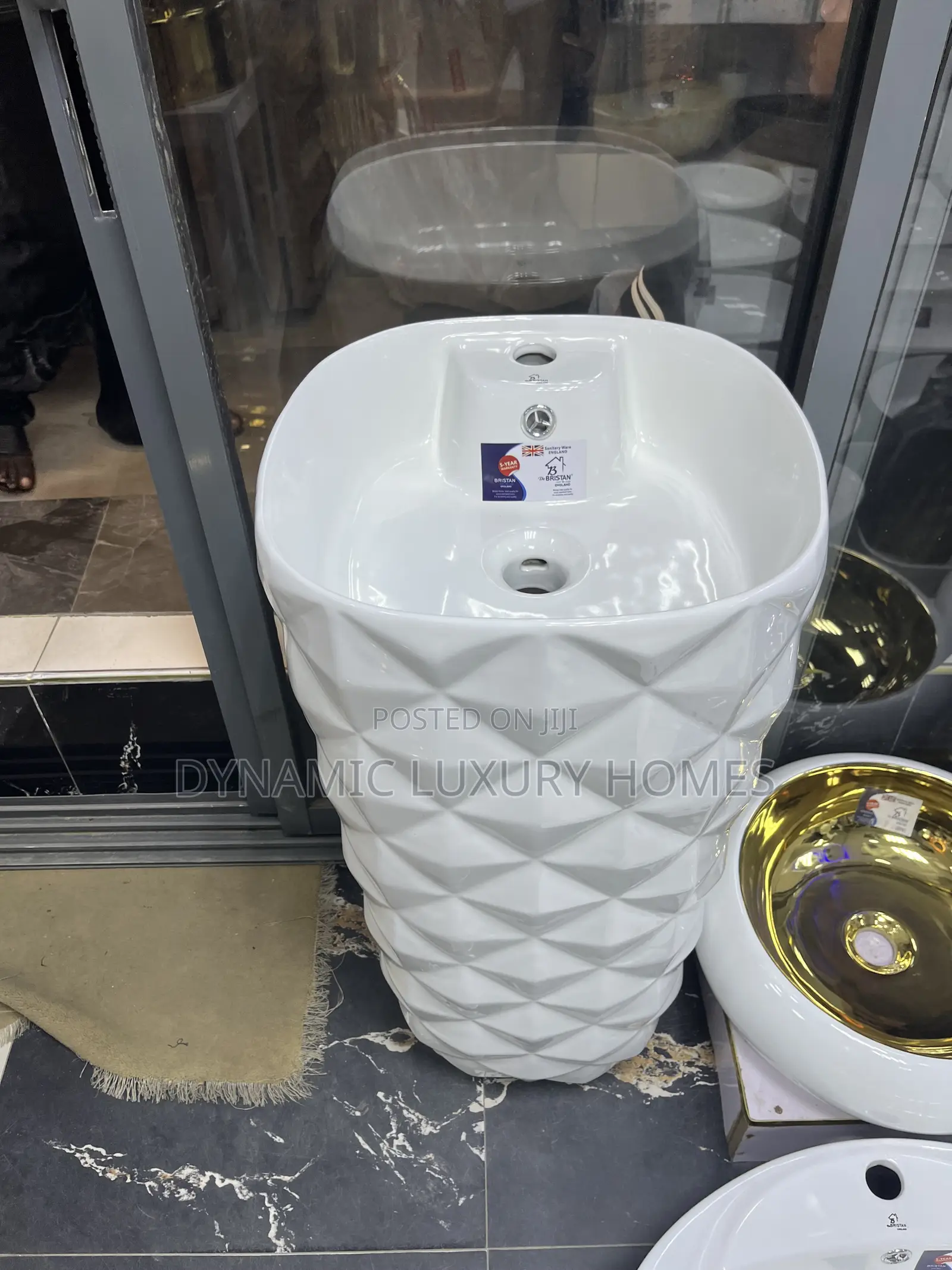 Luxury Freestanding White Wash Hand Basin