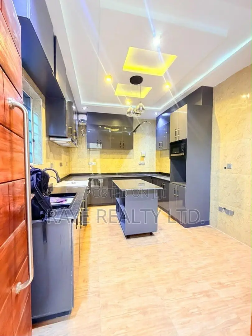 4bdrm Duplex in Agege for sale