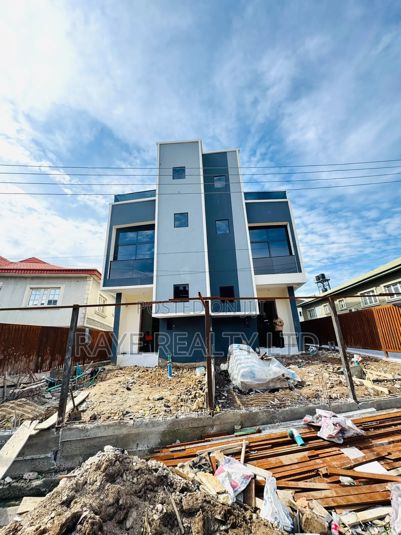 4bdrm Duplex in Gbagada for sale