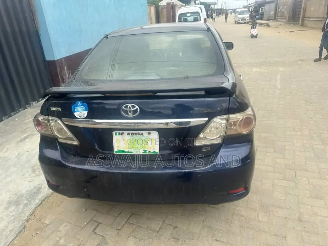 Toyota Corolla LE 4dr Sedan (1.8L 4cyl 4A) 2012 Blue