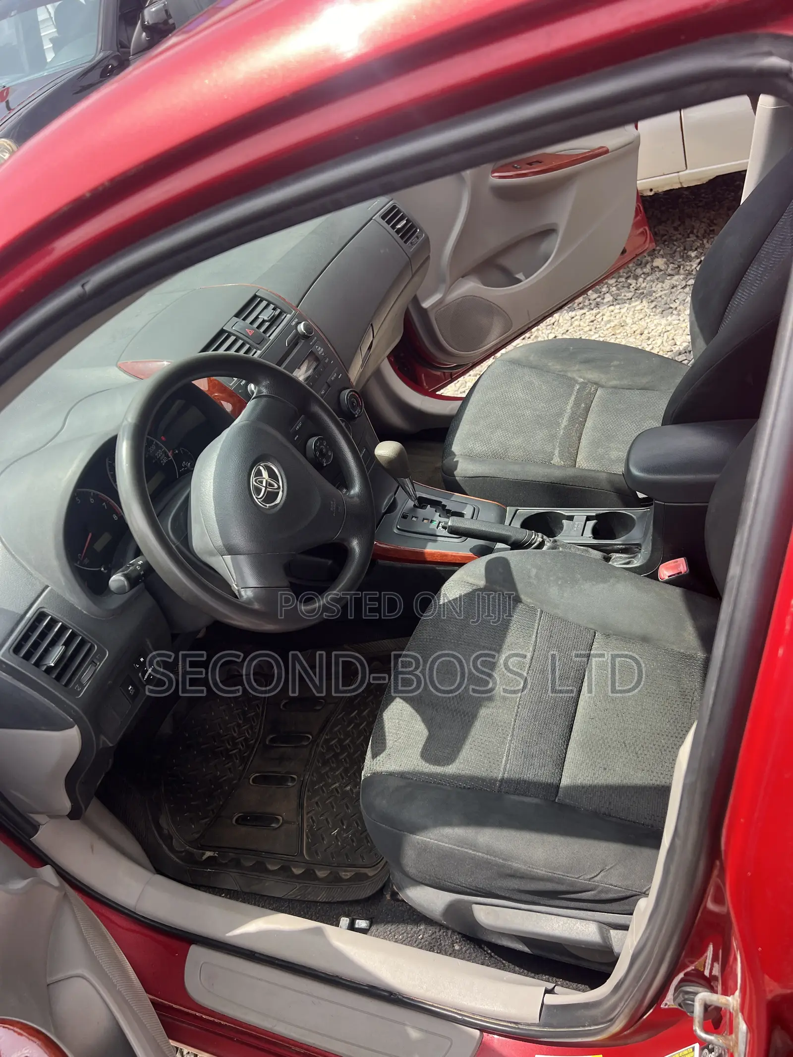 Toyota Corolla LE Special Edition 4dr Sedan (1.8L 4cyl 4A) 2013 Red