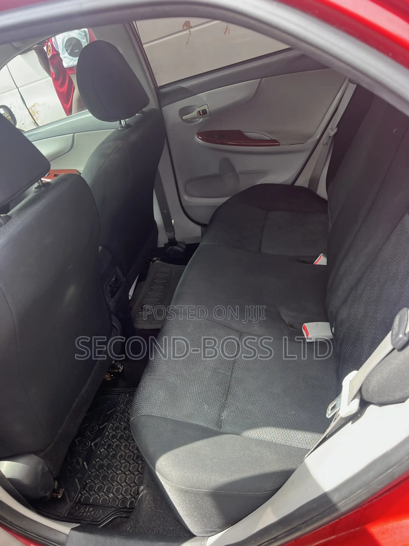 Toyota Corolla LE Special Edition 4dr Sedan (1.8L 4cyl 4A) 2013 Red