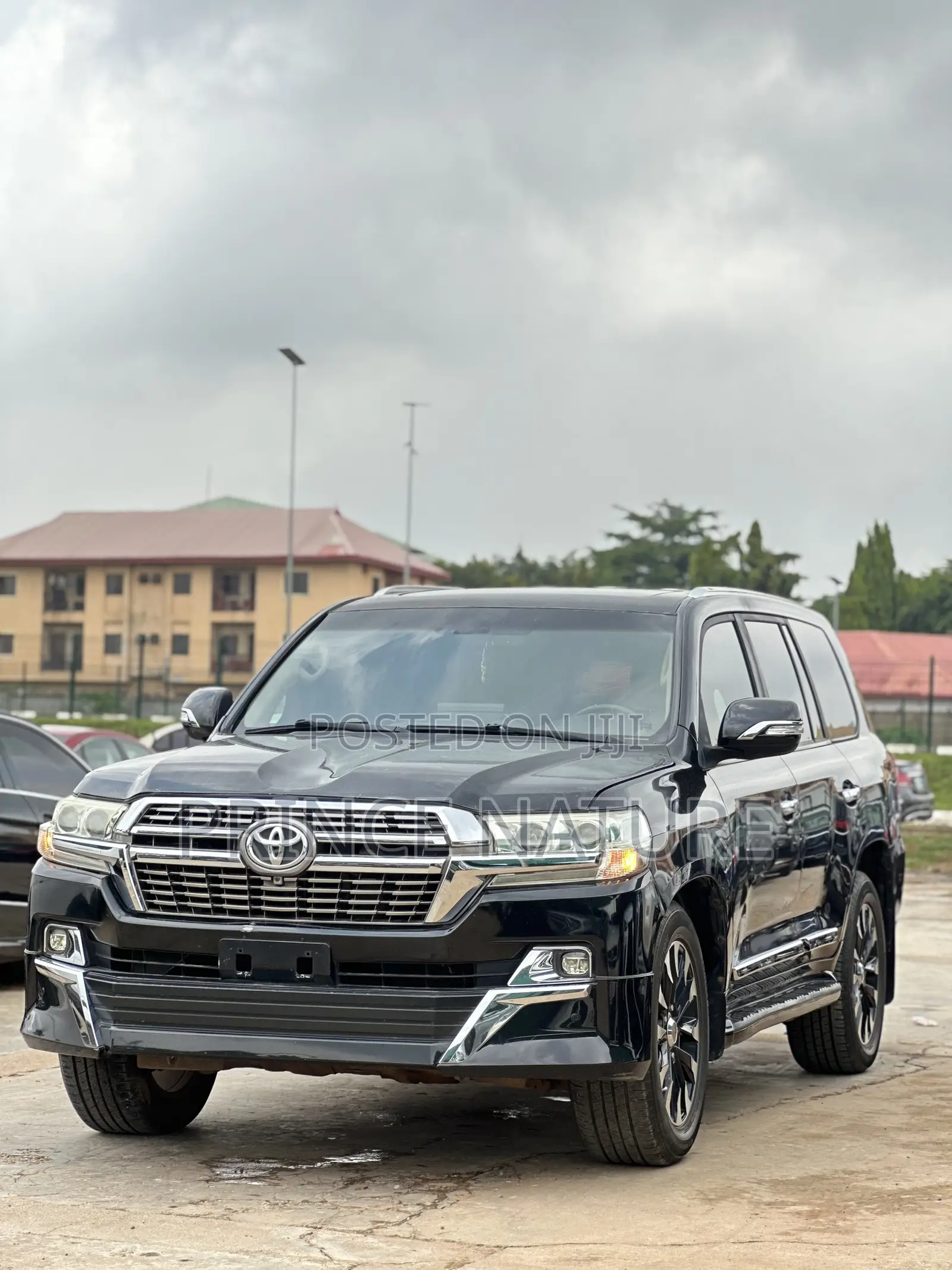 Toyota Land Cruiser 5.7 V8 2013 Black