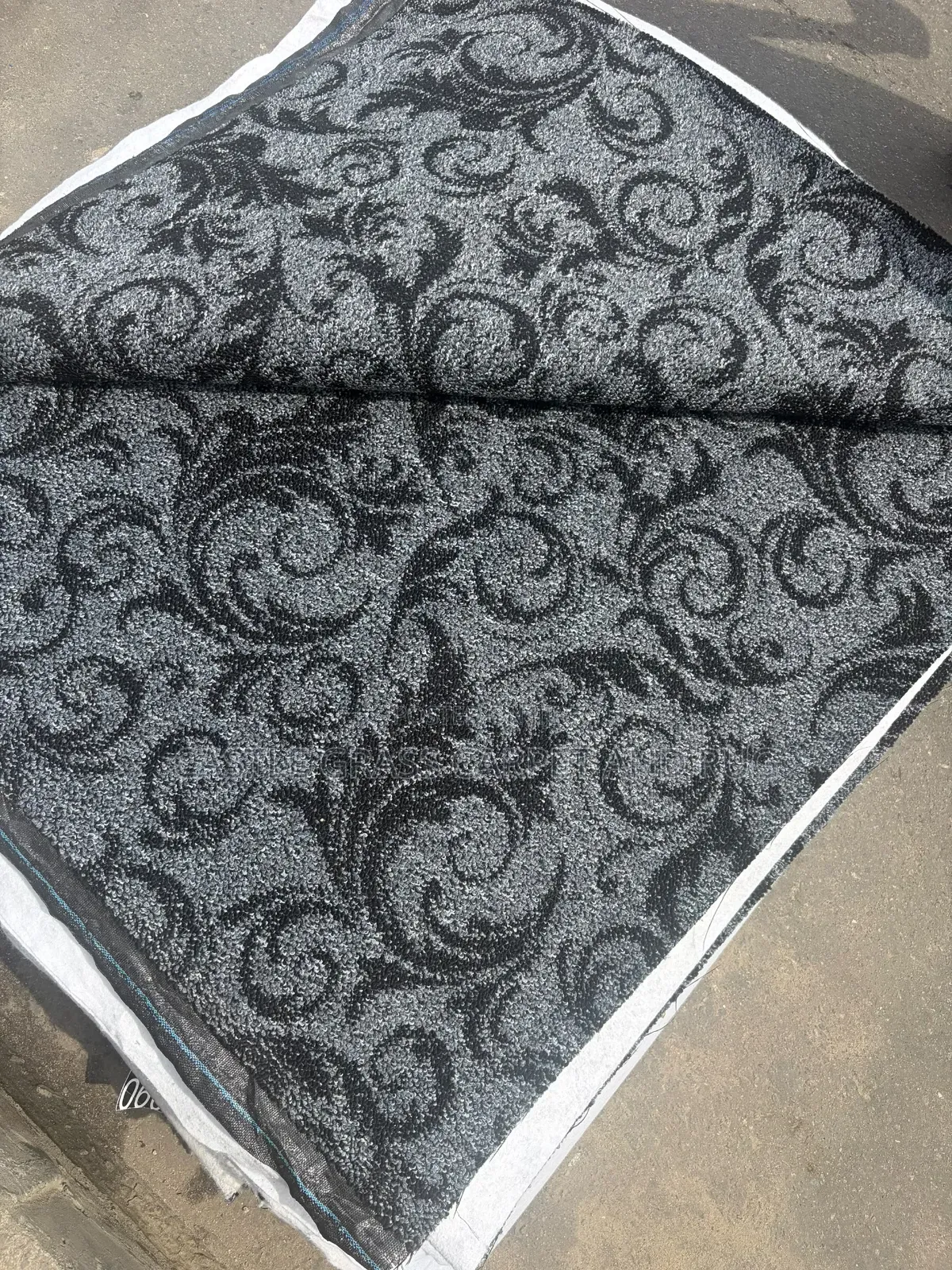 Premium Quality Luxury Rug – Beautiful Design for Every Home