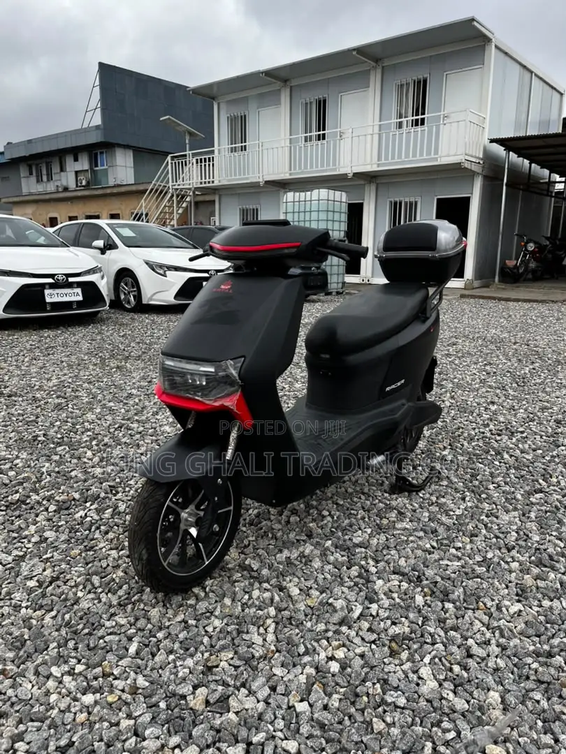 New Royal Racer 2025 Black