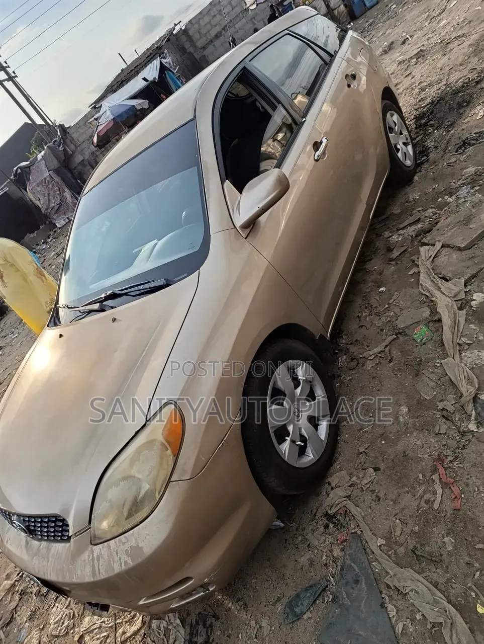 Toyota Matrix XR Hatchback AWD (1.8L 4cyl 4A) 2004 Gold