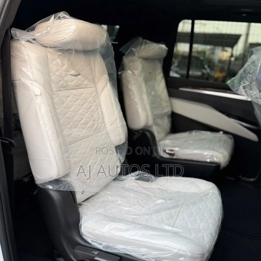 Cadillac Escalade 2026 White