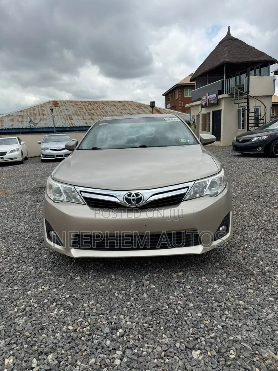 Toyota Camry 2013 Gold