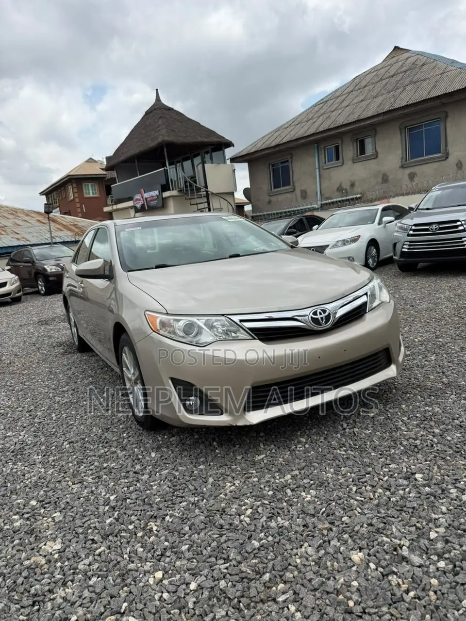 Toyota Camry 2013 Gold