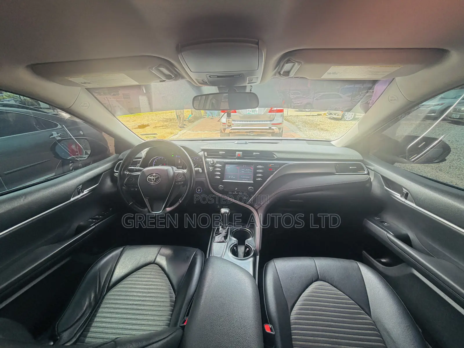 Toyota Camry SE FWD (2.5L 4cyl 8AM) 2018 Gray