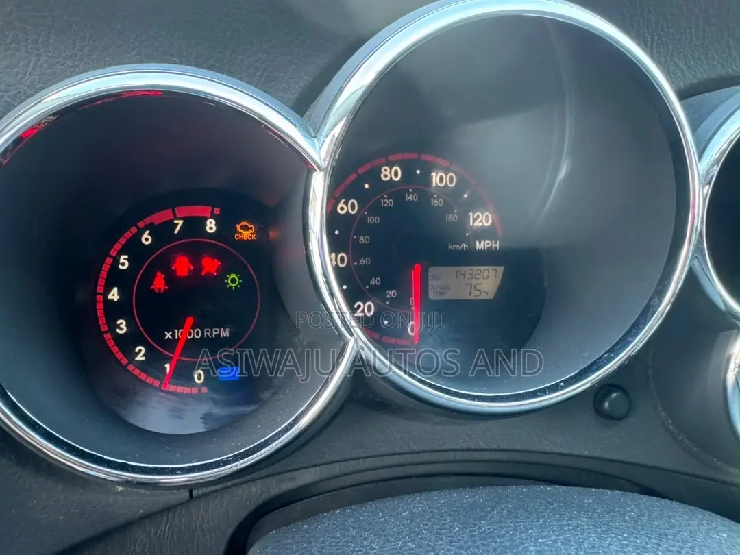 Toyota Matrix XR Hatchback FWD (1.8L 4cyl 4A) 2007 Blue