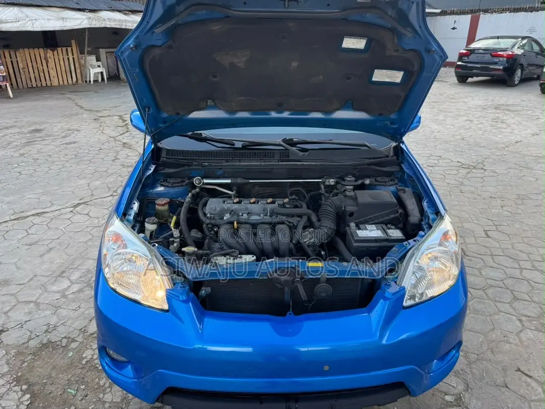 Toyota Matrix XR Hatchback FWD (1.8L 4cyl 4A) 2007 Blue
