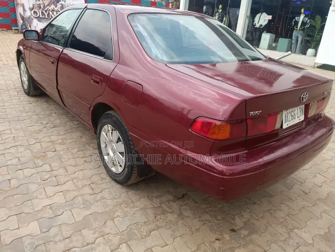 Toyota Camry 2001 Maroon