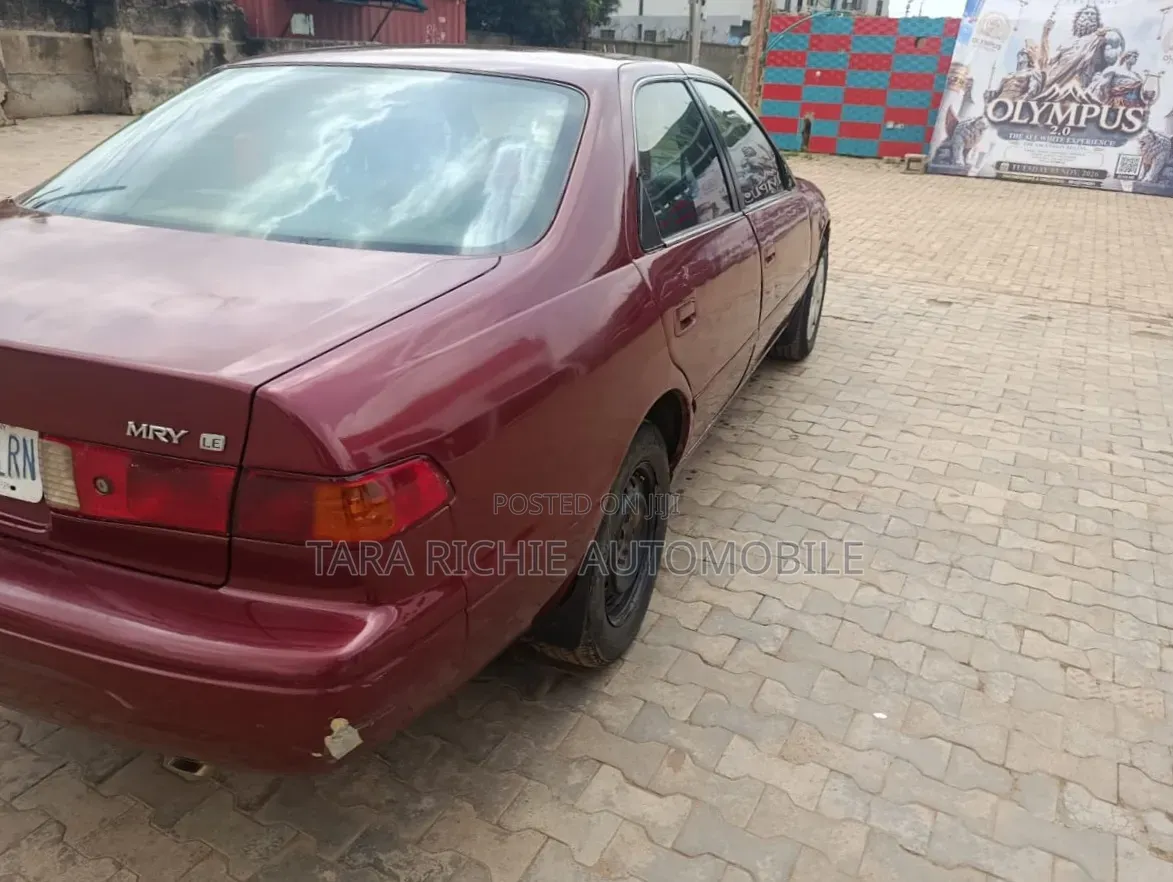 Toyota Camry 2001 Maroon