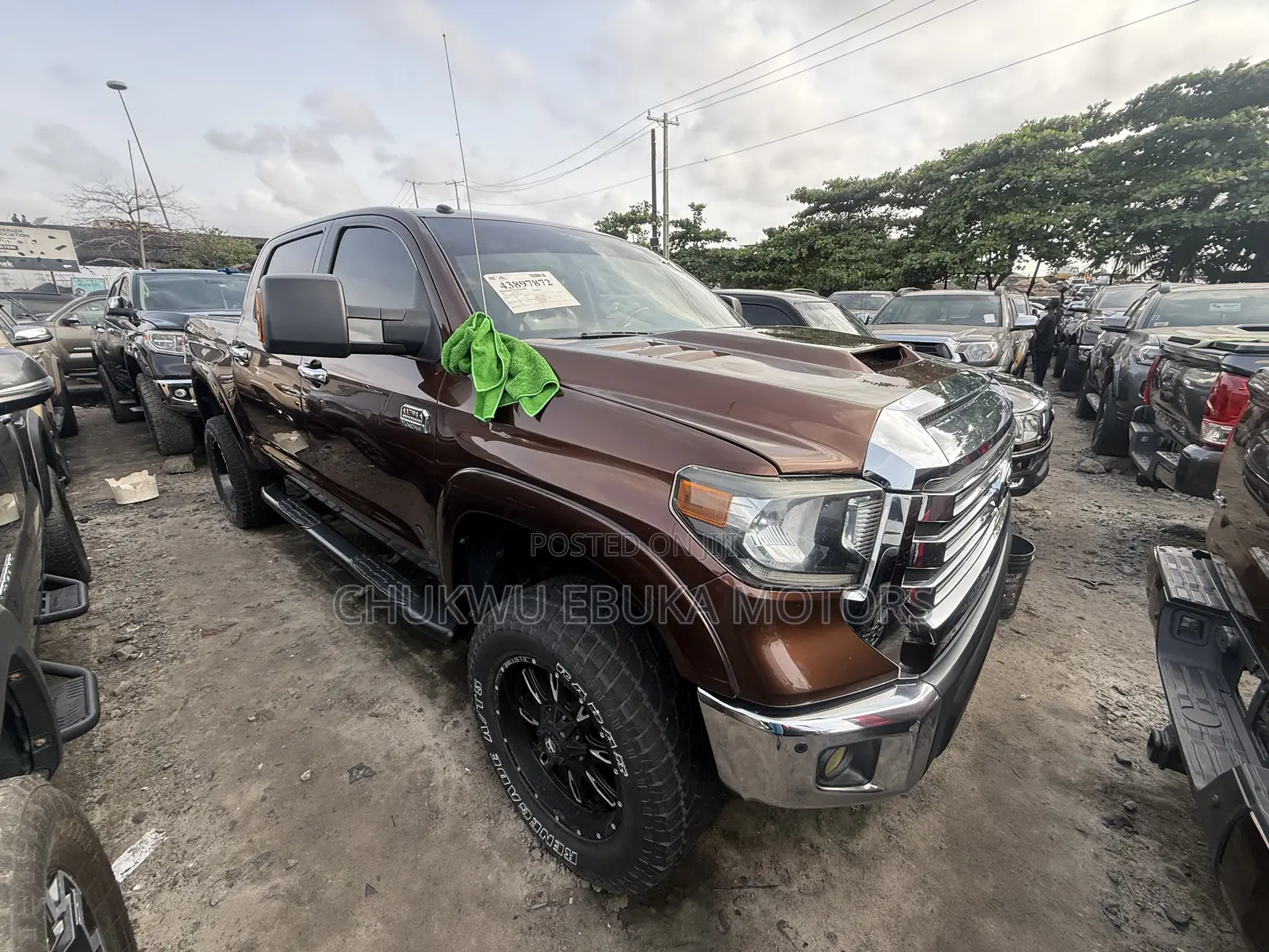 Toyota Tundra Platinum 4dr CrewMax 4WD SB (5.7L 8cyl 6A) 2015 Brown