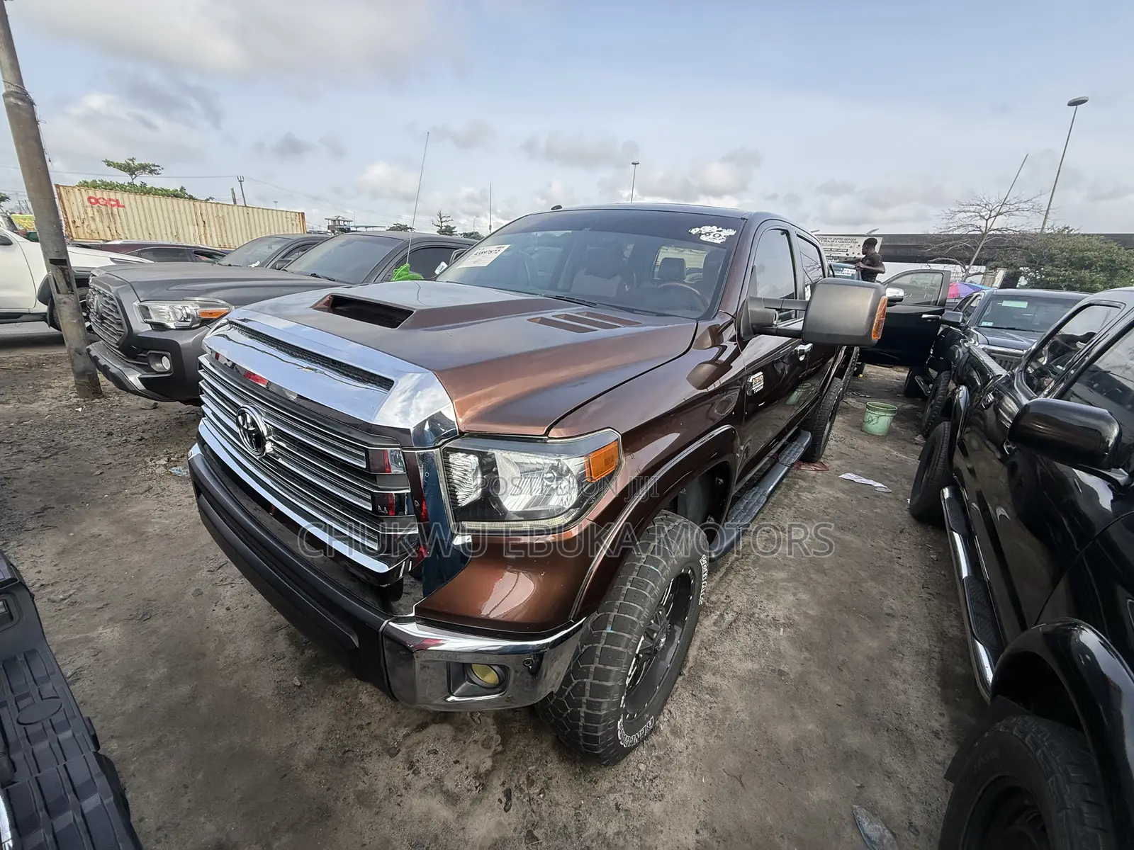 Toyota Tundra Platinum 4dr CrewMax 4WD SB (5.7L 8cyl 6A) 2015 Brown