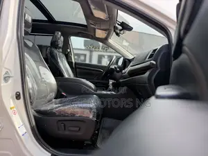 Toyota Highlander Limited Platinum 4dr SUV AWD (3.5L 6cyl 6A) 2014