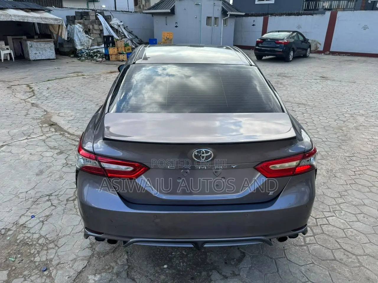 Toyota Camry SE FWD (2.5L 4cyl 8AM) 2018 Gray