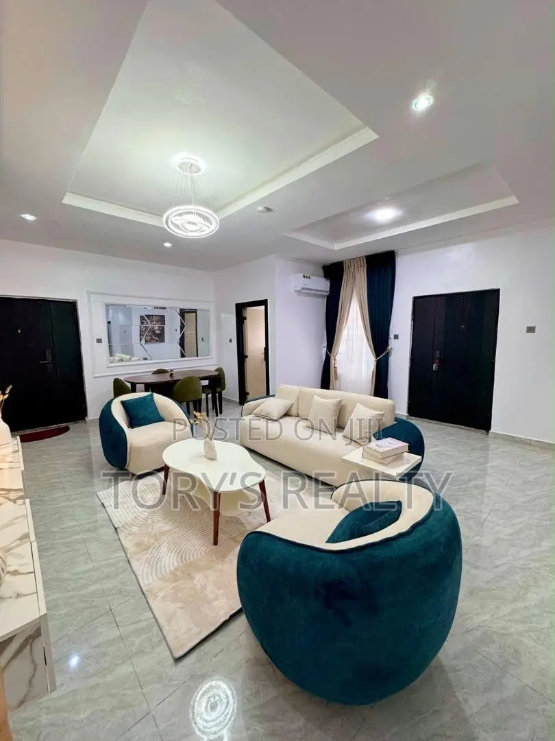 Luxuriously Furnished 2 Bedroom Apartment