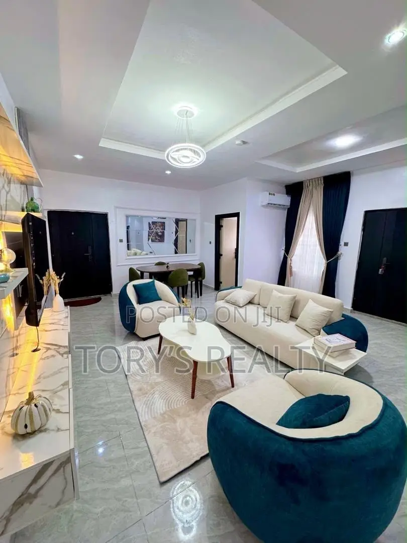 Luxuriously Furnished 2 Bedroom Apartment