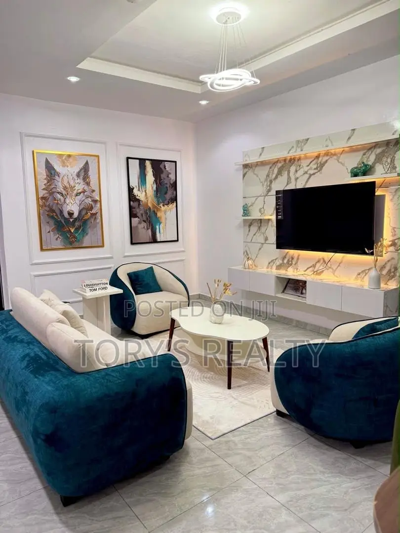 Luxuriously Furnished 2 Bedroom Apartment