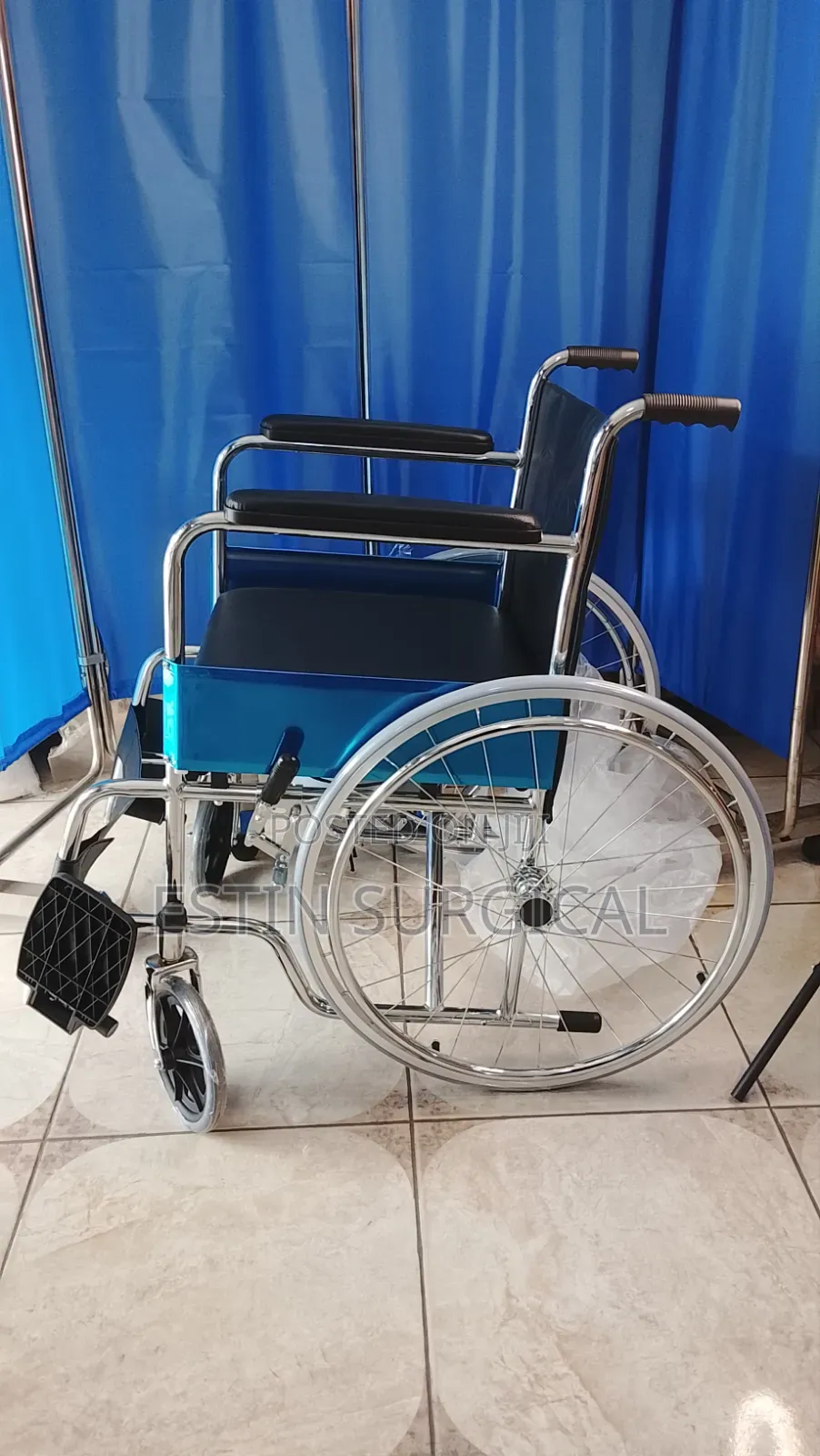Estin Wheel Chair With Breaks (Standard)