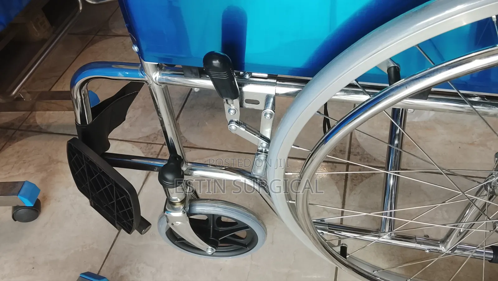 Estin Wheel Chair With Breaks (Standard)