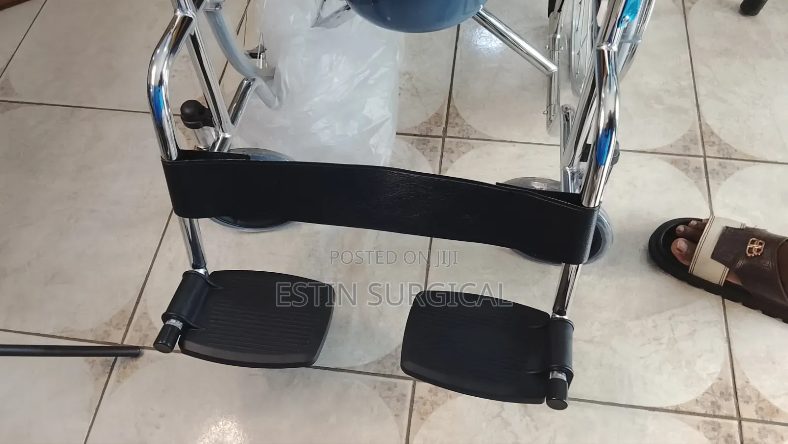 Estin Wheel Chair With Breaks (Standard)