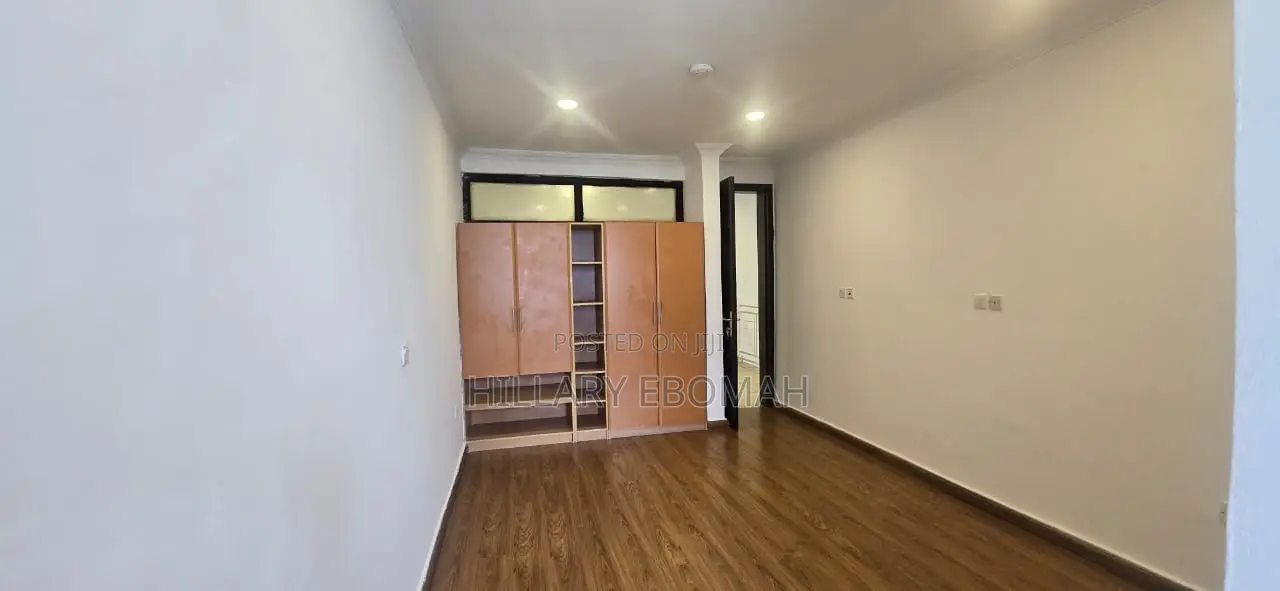 4bdrm Townhouse / Terrace in Banana Island for rent