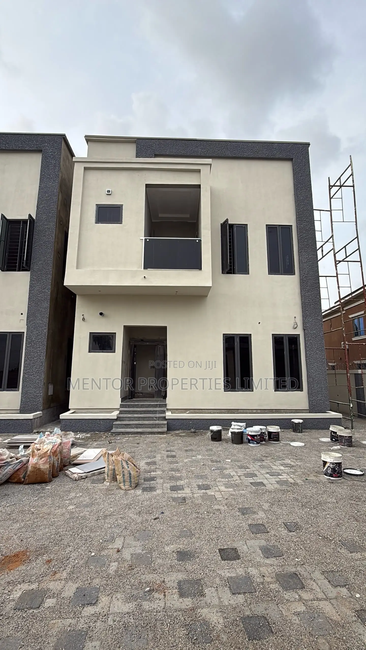 4bdrm Duplex in Mentor, Kado for sale