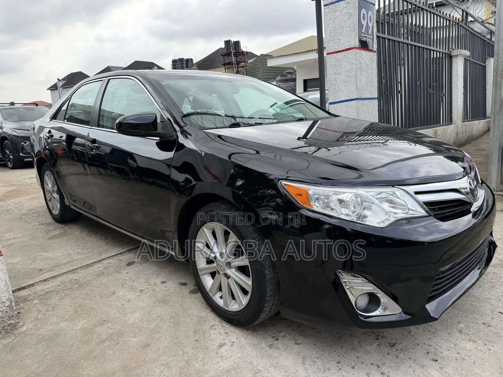 Toyota Camry XLE V6 4dr Sedan (3.5L 6cyl 6A) 2013 Black