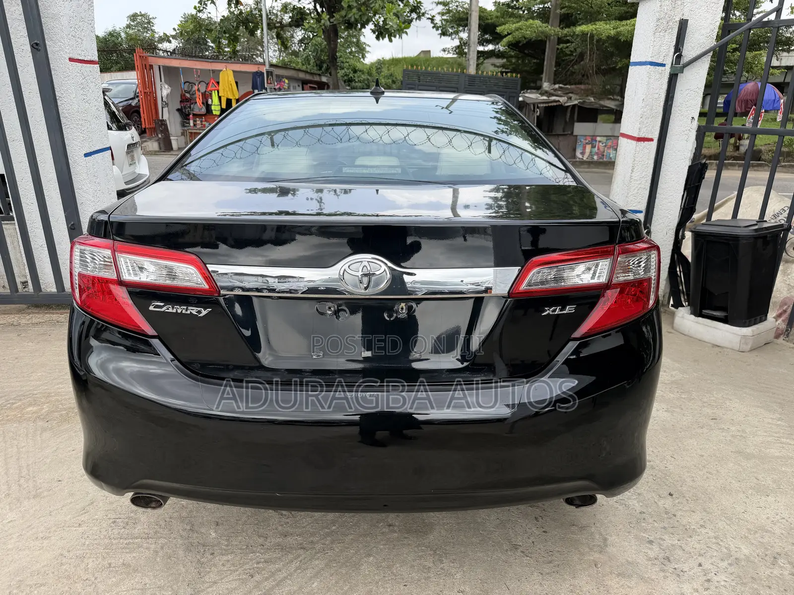Toyota Camry XLE V6 4dr Sedan (3.5L 6cyl 6A) 2013 Black