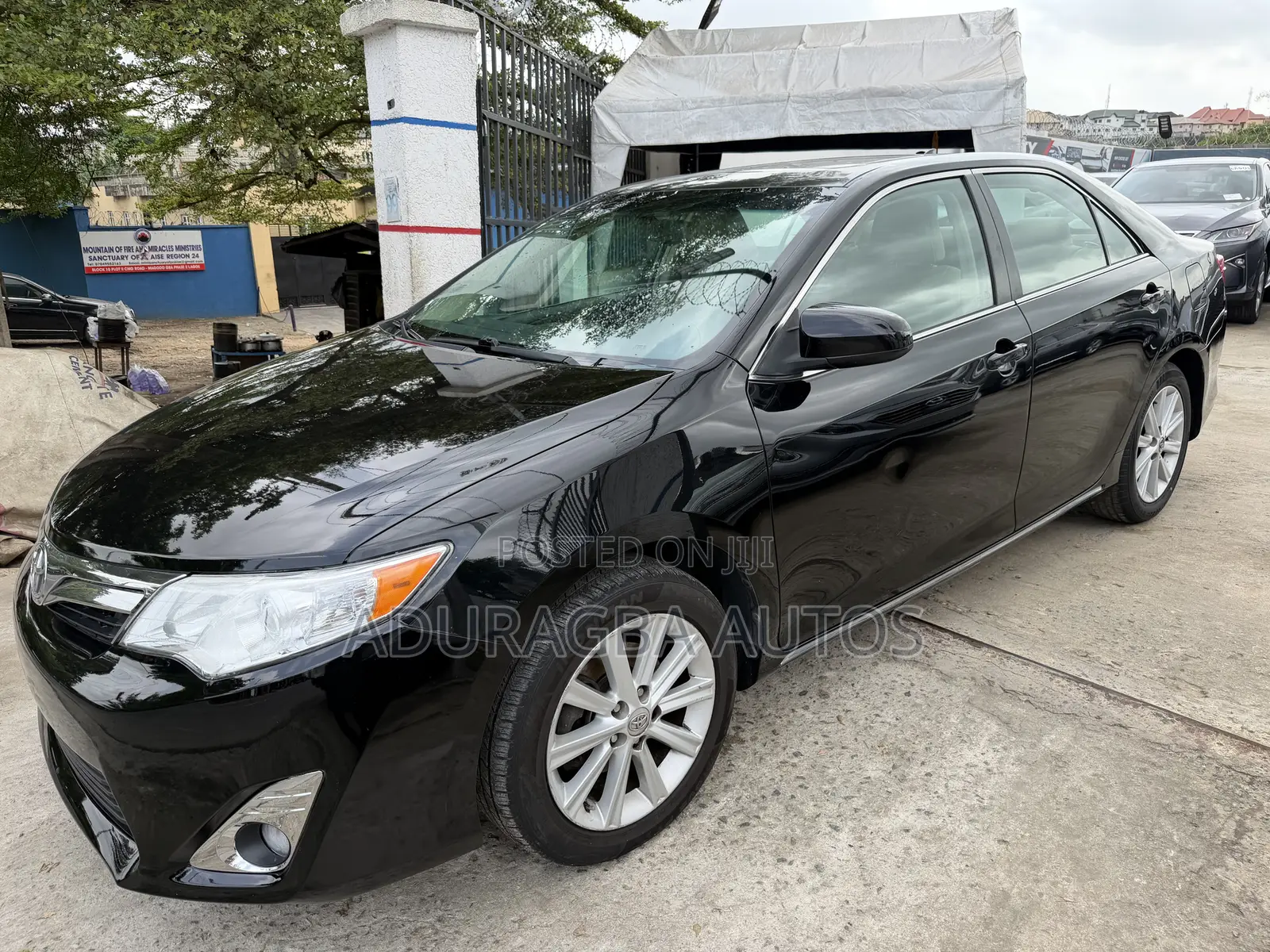 Toyota Camry XLE V6 4dr Sedan (3.5L 6cyl 6A) 2013 Black