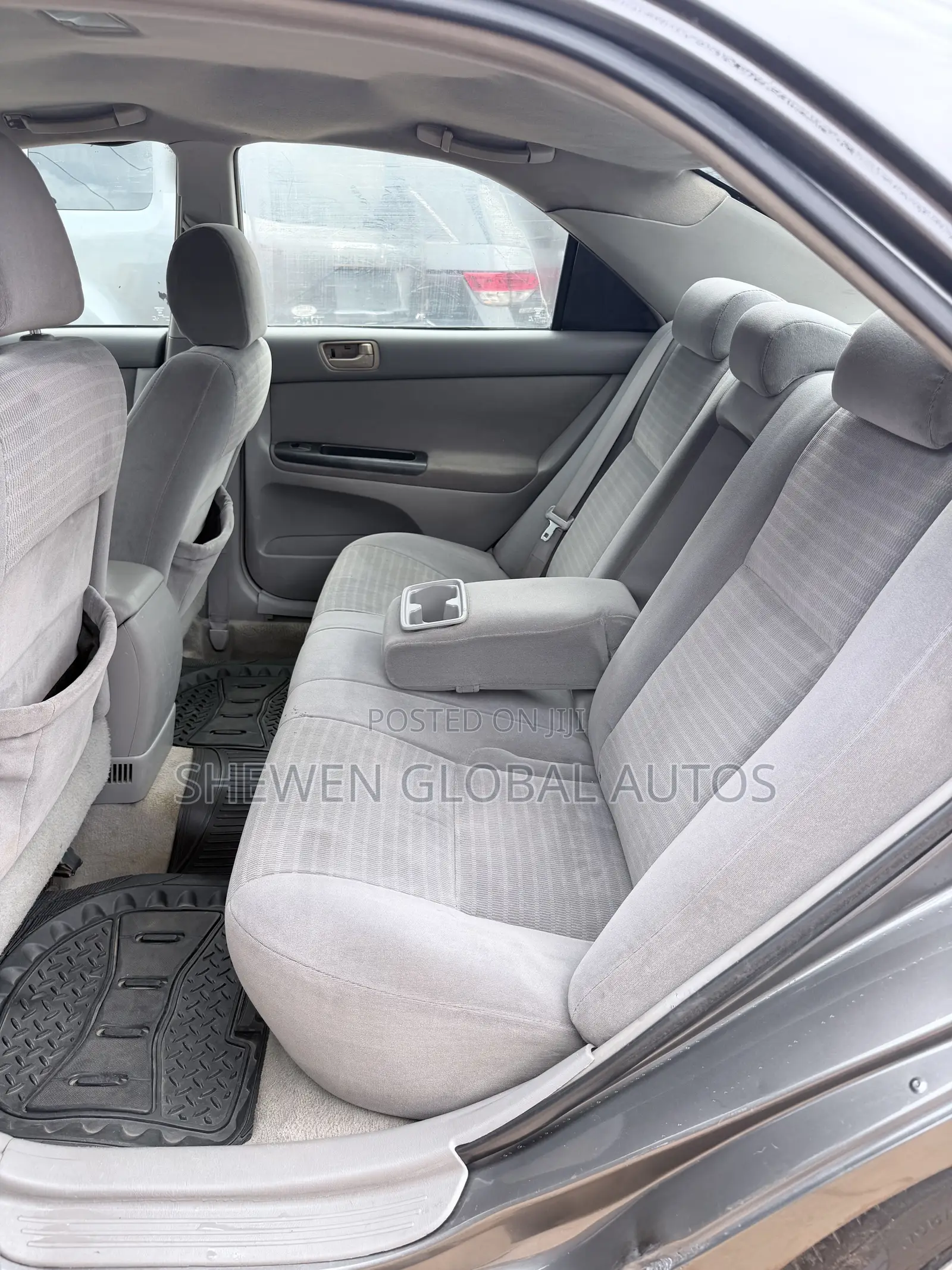 Toyota Camry LE 4dr Sedan (2.4L 4cyl 5A) 2005 Gray