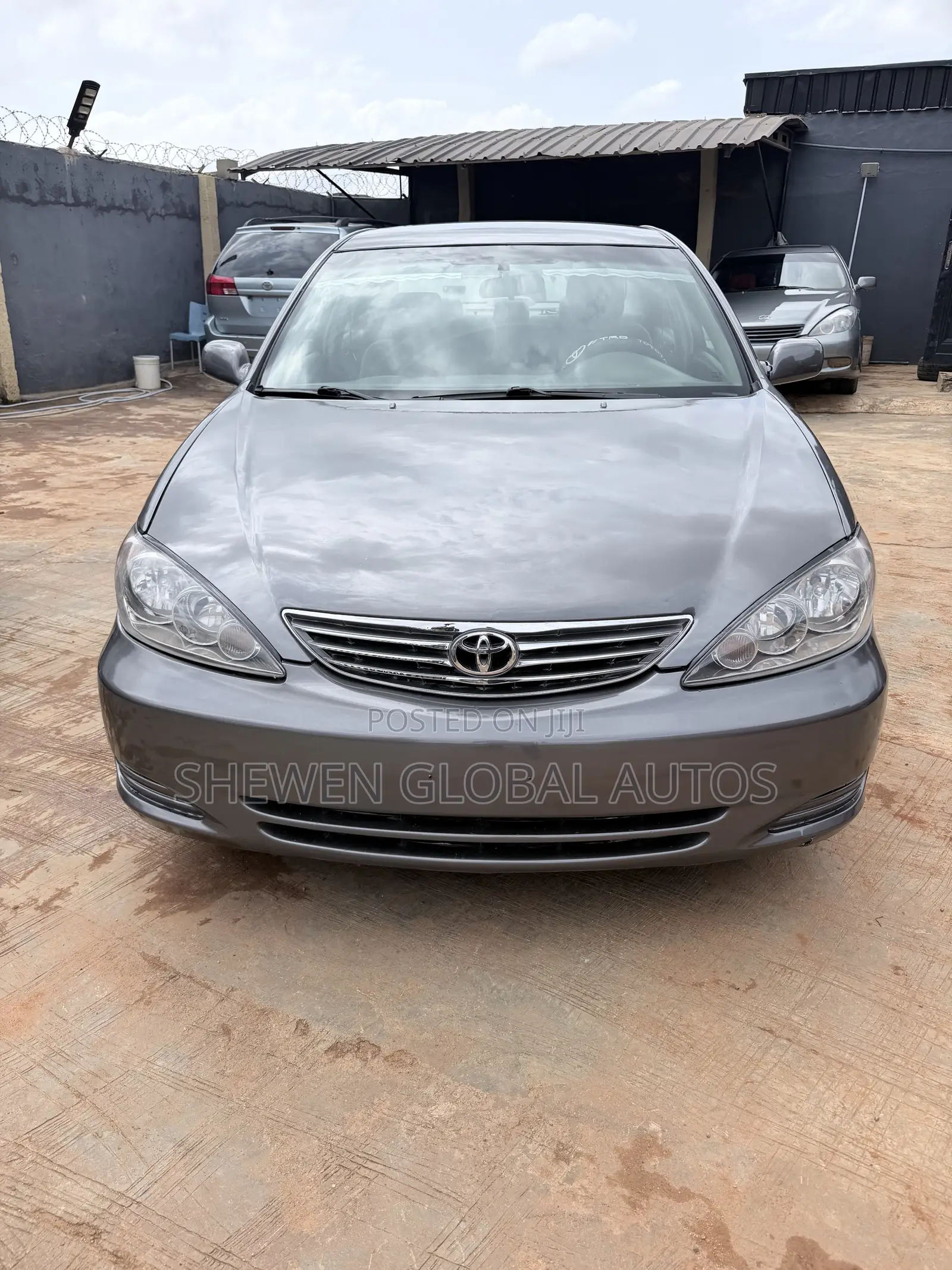 Toyota Camry LE 4dr Sedan (2.4L 4cyl 5A) 2005 Gray