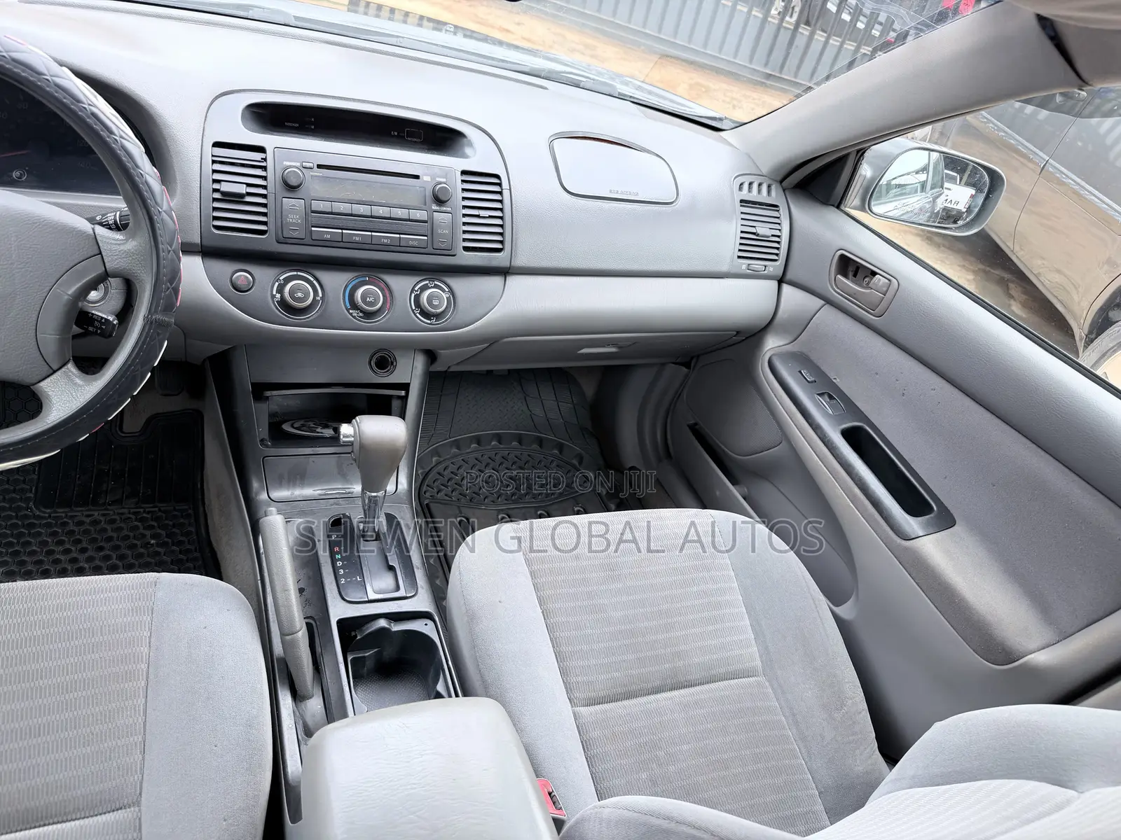 Toyota Camry LE 4dr Sedan (2.4L 4cyl 5A) 2005 Gray