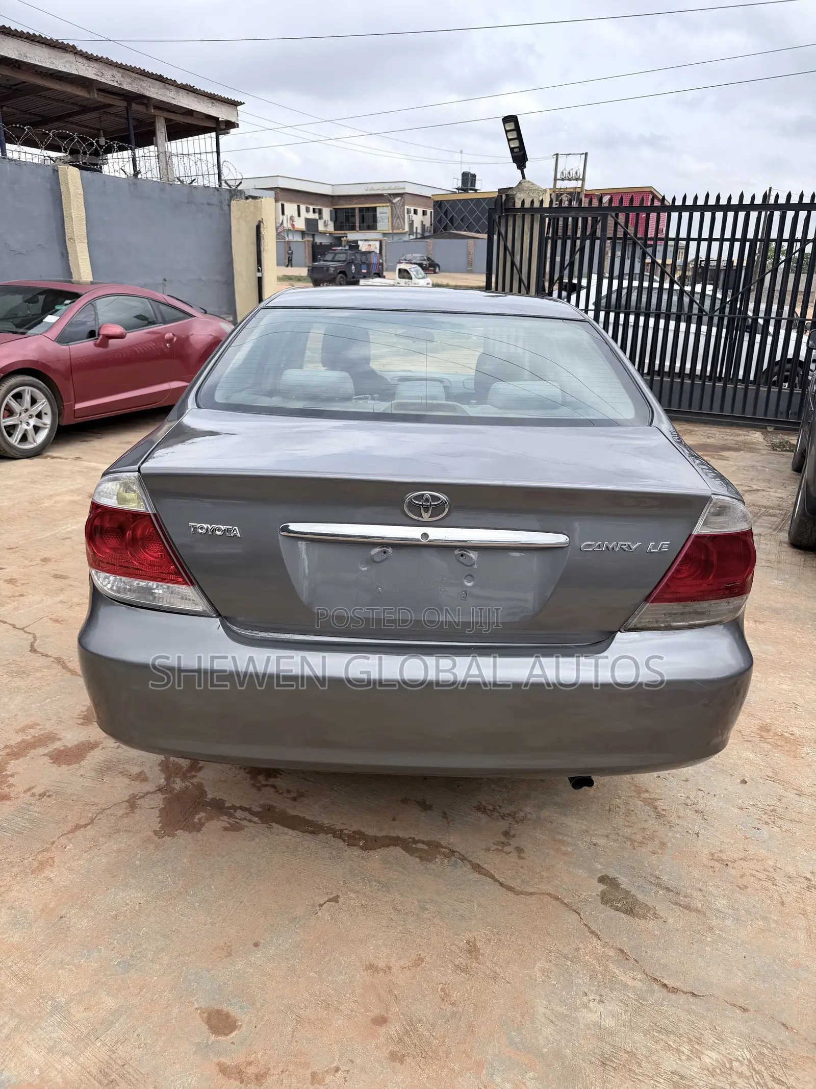 Toyota Camry LE 4dr Sedan (2.4L 4cyl 5A) 2005 Gray