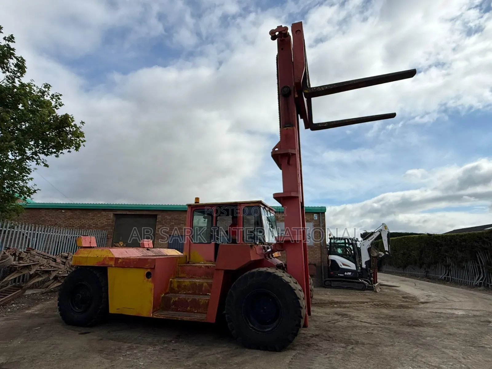 Foreign Used 25.5ton Forklift Clarke