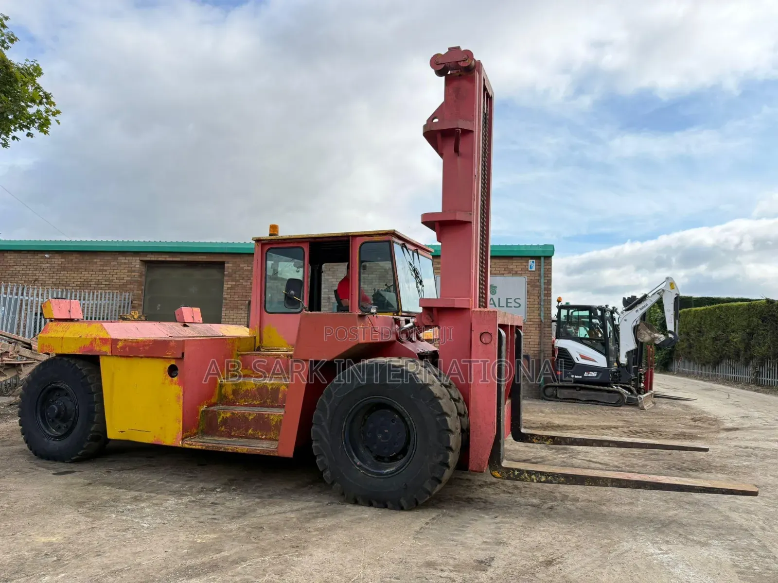 Foreign Used 25.5ton Forklift Clarke