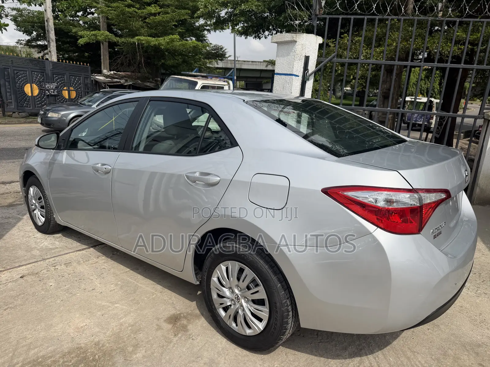 Toyota Corolla LE 4dr Sedan (1.8L 4cyl CVT) 2016 Silver