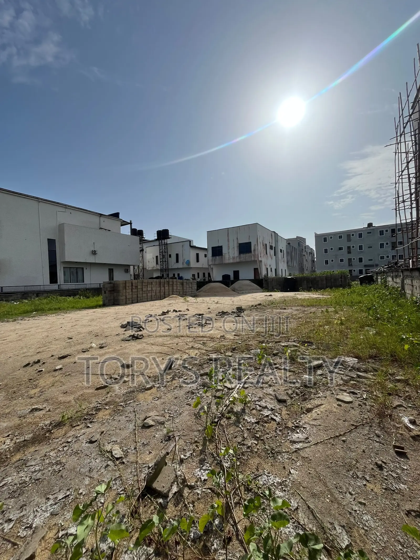 600 SQM Land