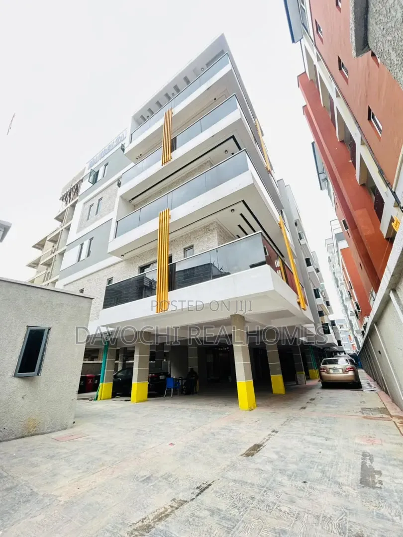3bdrm Apartment in Lekki Phase 1 for rent