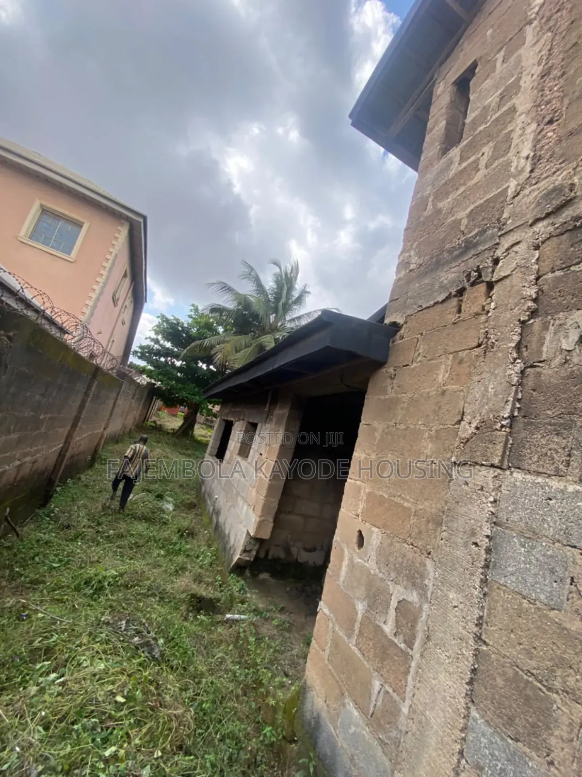5bdrm Duplex in Ogo-Oluwa Estate, Alakia for sale