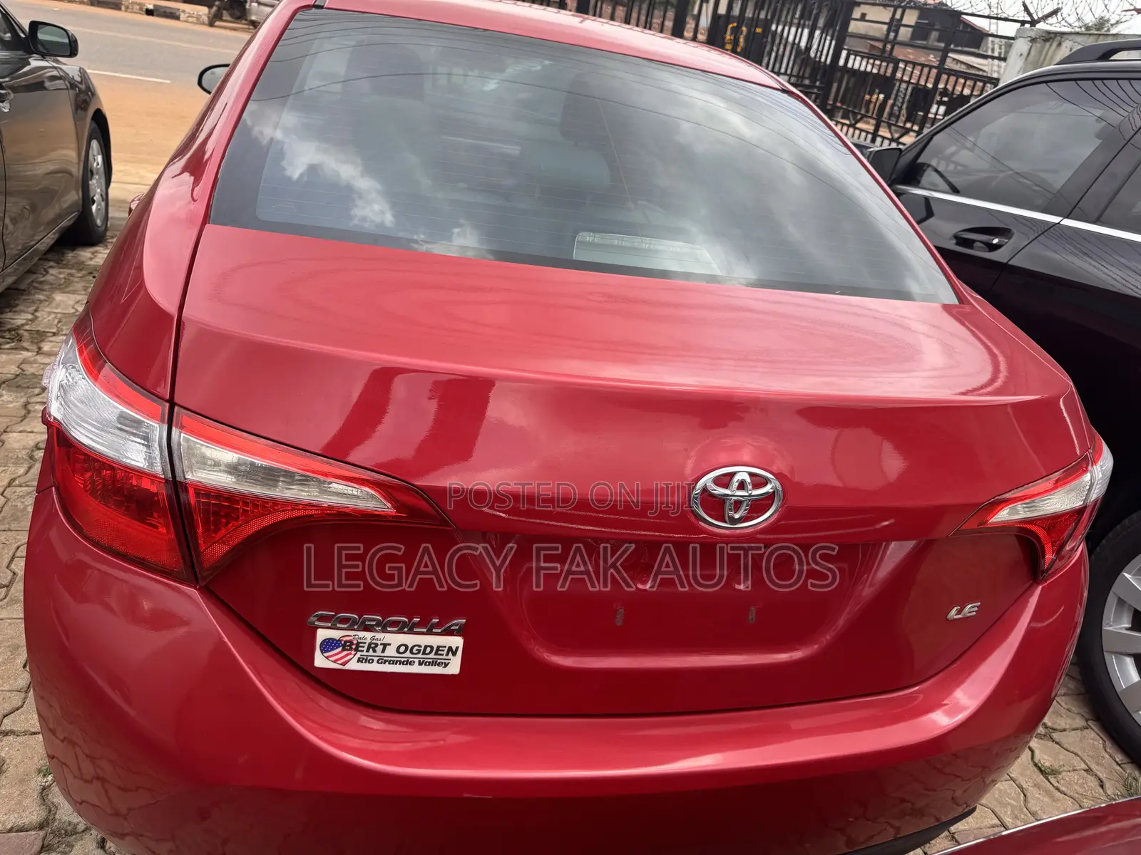 Toyota Corolla LE 4dr Sedan (1.8L 4cyl CVT) 2015 Red